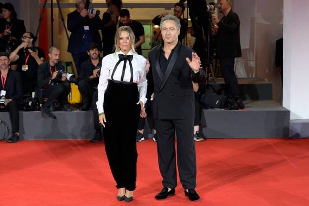 Filming Italy Venice Award red carpet in Venice Lido - 31 Aug 2025 Francesca Barra (l) and Claudio Santamaria (r) attend the red carpet of Filming Italy Venice Award at 82nd Venice Film Festival at Palazzo del Cinema. Venice Lido Italy Copyright: xMarioxCartellix xSOPAxImagesx _DSC4914