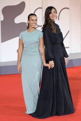 Filming Italy Venice Award red carpet in Venice Lido - 31 Aug 2025 Jolanda Renga (l) and Ambra Angiolini (r) attend the red carpet of Filming Italy Venice Award at 82nd Venice Film Festival at Palazzo del Cinema. Venice Lido Italy Copyright: xMarioxCartellix xSOPAxImagesx _DSC4992