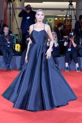 Filming Italy Venice Award red carpet in Venice Lido - 31 Aug 2025 Kim Feenstra attends the red carpet of Filming Italy Venice Award at 82nd Venice Film Festival at Palazzo del Cinema. Venice Lido Italy Copyright: xMarioxCartellix xSOPAxImagesx _DSC5021