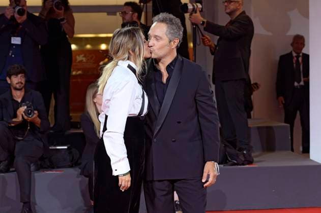 Francesca Barra with husband Claudio Santamaria at the Filming Italy Venice Award ceremony at the Biennale di Venezia 2025 82 Venice International Film Festival at the Palazzo del Cinema Venice, 31 08 2025 Foto:xA.xM.xTinghinox xFuturexImagex filming_5851
