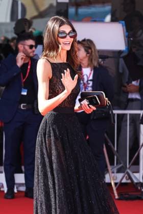 Venice Lido, Italy: Venice, 82nd Venice International Film Festival - Day 6 - Model Kaia Gerber on the set of The Testament of Ann Lee, a film by her new boyfriend Lewis Pullman. Pictured: Kaia Gerber Venice Lido Italy  - ZUMAp169 20250901_zea_p169_821 Copyright: xAlessandroxBremecx
