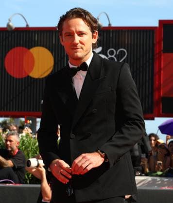 September 1, 2025, Venice, Veneto, Italy: LEWIS PULLMAN on the red carpet for The Testament of Ann Lee Premiere screening at the 82nd Venice Film Festival at the Venice Lido, Italy. Venice Italy - ZUMAc179 20250901_zep_c179_147 Copyright: xMickaelxChavetx