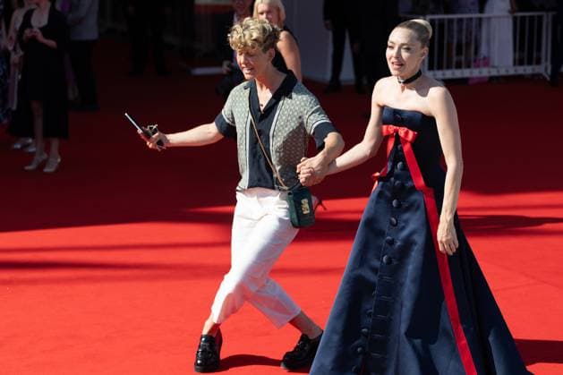 82. Internationalen Filmfestspiele von Venedig Venedig, Italien - 1. September 2025: Mia Lidofsky und Amanda Seyfried während des Roten Teppichs von - The Testament of Ann Lee - während der 82. Internationalen Filmfestspiele von Venedig. Italien