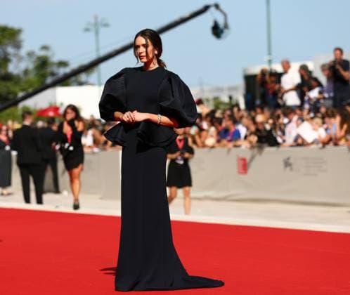 September 1, 2025, Venice, Veneto, Italy: STACY MARTIN on the red carpet for The Testament of Ann Lee Premiere screening at the 82nd Venice Film Festival at the Venice Lido, Italy. Venice Italy - ZUMAc179 20250901_zep_c179_166 Copyright: xMickaelxChavetx