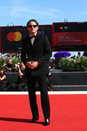 September 1, 2025, Venice, Veneto, Italy: LEWIS PULLMAN on the red carpet for The Testament of Ann Lee Premiere screening at the 82nd Venice Film Festival at the Venice Lido, Italy. Venice Italy - ZUMAc179 20250901_zep_c179_175 Copyright: xMickaelxChavetx