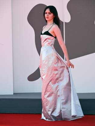 Venice, 82nd Venice International Film Festival 2025 - Evening 6 - Red Carpet for the film The Testament of Ann Lee . Pictured: Viola Prettejohn  Copyright: xSimonexComix xipa-agency.netx xPoolxPhotoxEventsx06x IPA_Agency_IPA63877906