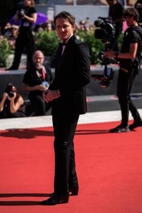 September 1, 2025, Venice, Italy: American actor Lewis Pullman attends the red carpet of the film The Testament of Ann Lee at the 82nd Venice Film. Venice Italy - ZUMAs197 20250901_aaa_s197_109 Copyright: xMarcoxBaradax