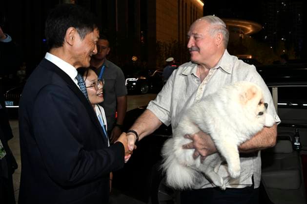 News Themen der Woche KW36 (250901) -- TIANJIN, Sept. 1, 2025 -- Belarusian President Alexander Lukashenko, who is here for the Shanghai Cooperation Organization (SCO) Summit 2025, leaves Tianjin for Beijing to attend the commemorations marking the 80th anniversary of the victory in the Chinese People s War of Resistance against Japanese Aggression and the World Anti-Fascist War, on Sept. 1, 2025. ) CHINA-TIANJIN-GUESTS-LEAVING FOR BEIJING (CN) HuangxBohan 