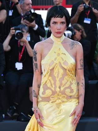 Venice, 82nd Venice International Film Festival 2025 - evening 6, red carpet for the film The Smashing Machine . Pictured is Halsey.  Copyright: xAlbertoxTerenghix xipa-agency.netx xPoolxPhotoxEventsx06x IPA_Agency_IPA63881564