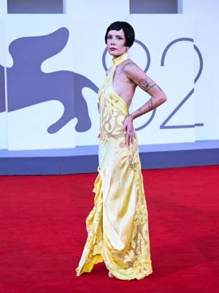 Venice, ITALY: Venice, 82nd Venice International Film Festival 2025 - evening 6, red carpet of the film The Smashing Machine In the photo: Halsey Venice ITALY  - ZUMAp169 20250901_zea_p169_1161 Copyright: xSimonexComix
