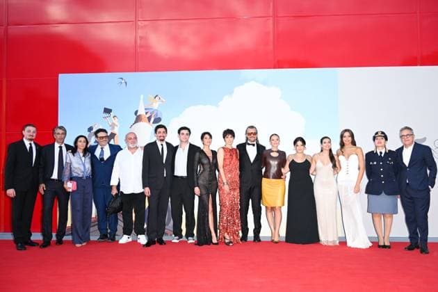 Venice, 82nd Venice International Film Festival 2025 - evening 6, red carpet of the film (Im)perfetta In the photo: Nicolò Bressan Degli Antoni, Federica Franzellitti, Lisa Luchetta, Luna Shirin Rasia, Matteo Bianchi, Valeria Solarino  Copyright: xManuelexMangiarottix xipa-agency.netx xPoolxPhotoxEventsx06x IPA_Agency_IPA63883002