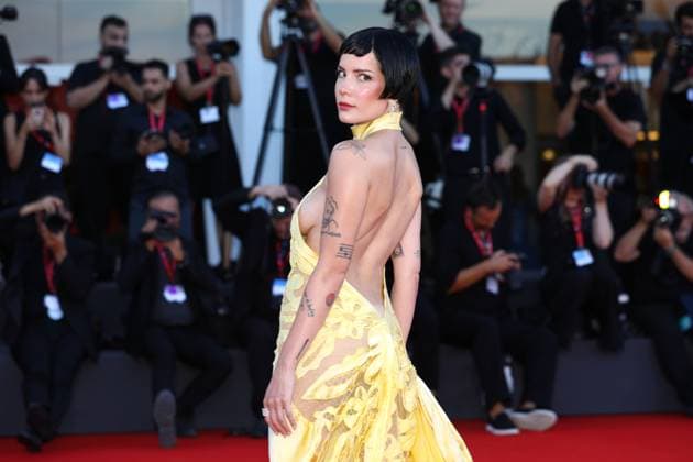 September 1, 2025, Venice, Veneto, Italy: HALSEY on the red carpet for The Smashing Machine Premiere screening at the 82nd Venice Film Festival at the Venice Lido, Italy. Venice Italy - ZUMAc179 20250901_zep_c179_193 Copyright: xMickaelxChavetx