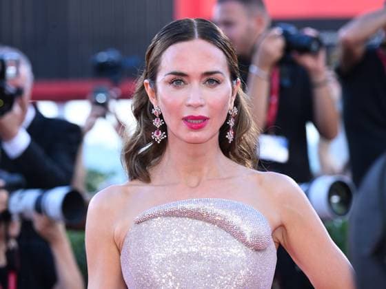Venice, Italy: Venice, 82nd Venice International Film Festival 2025 - Evening 6, red carpet for the film The Smashing Machine. Pictured: Emily Blunt Venice Italy  - ZUMAp169 20250901_zea_p169_1208 Copyright: xAlbertoxTerenghix