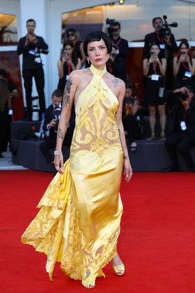 September 1, 2025, Venice, Veneto, Italy: HALSEY on the red carpet for The Smashing Machine Premiere screening at the 82nd Venice Film Festival at the Venice Lido, Italy. Venice Italy - ZUMAc179 20250901_zep_c179_214 Copyright: xMickaelxChavetx