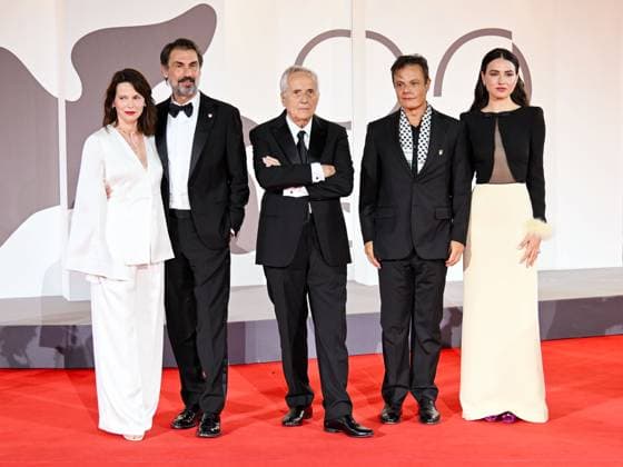 Venice, 82nd Venice International Film Festival 2025 - evening 6, red carpet of the film Portobello In the photo: Barbora Bobulova, Fabrizio Gifuni, Marco Bellocchio, Lino Musella, Romana Maggiora Vergano,  Copyright: xManuelexMangiarottix xipa-agency.netx xPoolxPhotoxEventsx06x IPA_Agency_IPA63887472