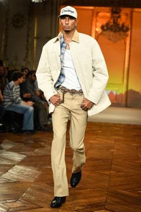 PFW - Austin Post Runway in Paris FA A model walks the runway for the Austin Post collection by American singer Post Malone as part of Paris Fashion Week in Paris, on September 1, 2025. Photo by Firas Abdullah ABACAPRESS.COM Paris Ile-de-France France  Copyright: xAbdullahxFiras ABACAx