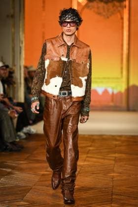PFW - Austin Post Runway in Paris FA A model walks the runway for the Austin Post collection by American singer Post Malone as part of Paris Fashion Week in Paris, on September 1, 2025. Photo by Firas Abdullah ABACAPRESS.COM Paris Ile-de-France France  Copyright: xAbdullahxFiras ABACAx