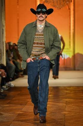 PFW - Austin Post Runway in Paris FA A model walks the runway for the Austin Post collection by American singer Post Malone as part of Paris Fashion Week in Paris, on September 1, 2025. Photo by Firas Abdullah ABACAPRESS.COM Paris Ile-de-France France  Copyright: xAbdullahxFiras ABACAx