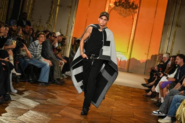 PFW - Austin Post Runway in Paris FA A model walks the runway for the Austin Post collection by American singer Post Malone as part of Paris Fashion Week in Paris, on September 1, 2025. Photo by Firas Abdullah ABACAPRESS.COM Paris Ile-de-France France  Copyright: xAbdullahxFiras ABACAx