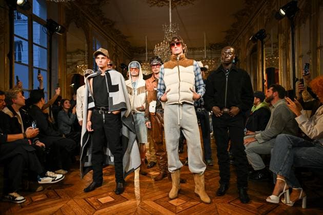 Entertainment Themen der Woche KW36 PFW - Austin Post Runway in Paris FA A model walks the runway for the Austin Post collection by American singer Post Malone as part of Paris Fashion Week in Paris, on September 1, 2025. Photo by Firas Abdullah ABACAPRESS.COM Paris Ile-de-France France  Copyright: xAbdullahxFiras ABACAx
