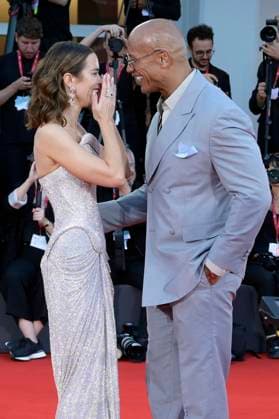 Emily Blunt and Dwayne Johnson at the premiere of the feature film The Smashing Machine at the Biennale di Venezia 2025 82 Venice International Film Festival at the Palazzo del Cinema Venice, 01 09 2025 Foto:xA.xM.xTinghinox xFuturexImagex machine_5758