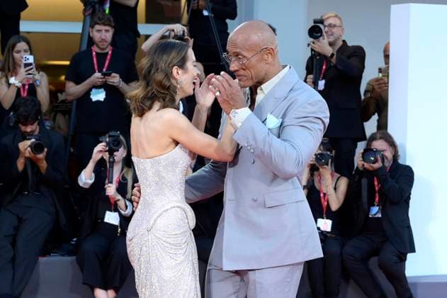Emily Blunt and Dwayne Johnson at the premiere of the feature film The Smashing Machine at the Biennale di Venezia 2025 82 Venice International Film Festival at the Palazzo del Cinema Venice, 01 09 2025 Foto:xA.xM.xTinghinox xFuturexImagex machine_5760