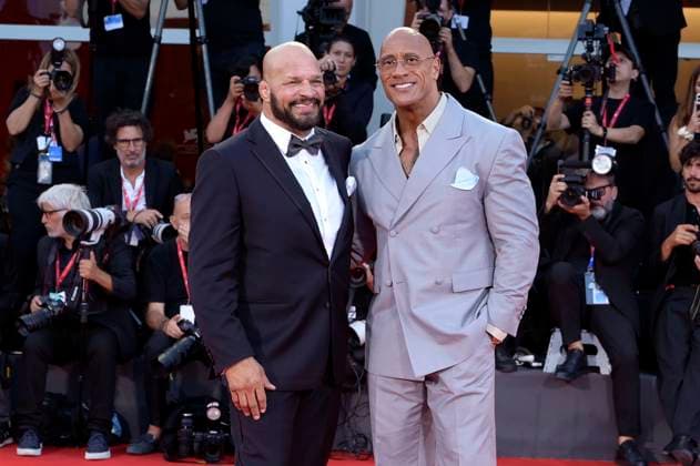 Mark Kerr and Dwayne Johnson at the premiere of the feature film The Smashing Machine at the Biennale di Venezia 2025 82 Venice International Film Festival at the Palazzo del Cinema Venice, 01 09 2025 Foto:xA.xM.xTinghinox xFuturexImagex machine_5772