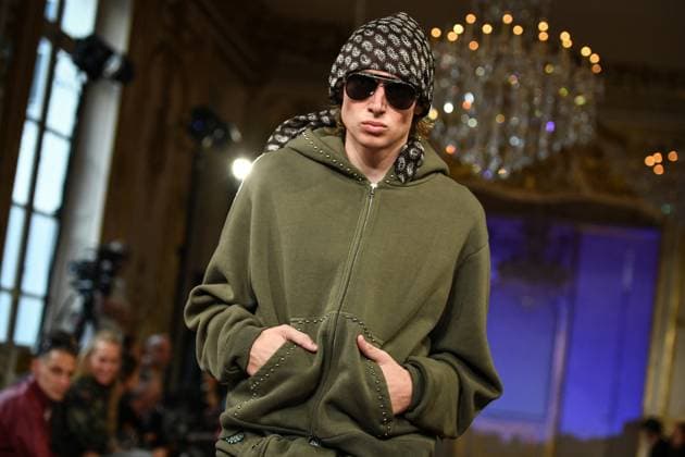 PFW - Austin Post Runway in Paris FA A model walks the runway for the Austin Post collection by American singer Post Malone as part of Paris Fashion Week in Paris, on September 1, 2025. Photo by Firas Abdullah ABACAPRESS.COM Paris Ile-de-France France  Copyright: xAbdullahxFiras ABACAx