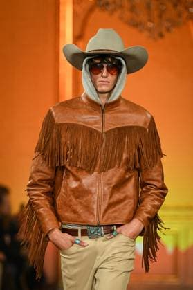 PFW - Austin Post Runway in Paris FA A model walks the runway for the Austin Post collection by American singer Post Malone as part of Paris Fashion Week in Paris, on September 1, 2025. Photo by Firas Abdullah ABACAPRESS.COM Paris Ile-de-France France  Copyright: xAbdullahxFiras ABACAx