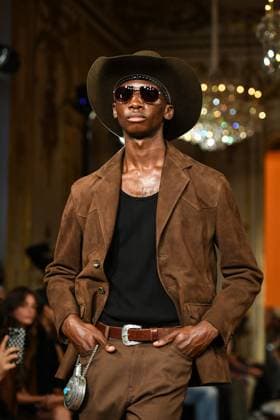 PFW - Austin Post Runway in Paris FA A model walks the runway for the Austin Post collection by American singer Post Malone as part of Paris Fashion Week in Paris, on September 1, 2025. Photo by Firas Abdullah ABACAPRESS.COM Paris Ile-de-France France  Copyright: xAbdullahxFiras ABACAx