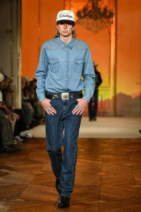 PFW - Austin Post Runway in Paris FA A model walks the runway for the Austin Post collection by American singer Post Malone as part of Paris Fashion Week in Paris, on September 1, 2025. Photo by Firas Abdullah ABACAPRESS.COM Paris Ile-de-France France  Copyright: xAbdullahxFiras ABACAx