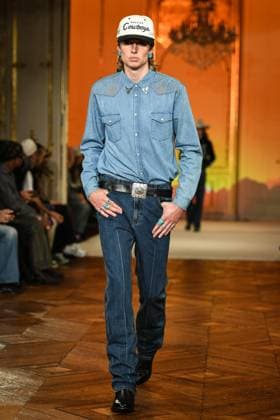 PFW - Austin Post Runway in Paris FA A model walks the runway for the Austin Post collection by American singer Post Malone as part of Paris Fashion Week in Paris, on September 1, 2025. Photo by Firas Abdullah ABACAPRESS.COM Paris Ile-de-France France  Copyright: xAbdullahxFiras ABACAx