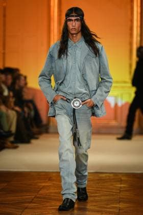 PFW - Austin Post Runway in Paris FA A model walks the runway for the Austin Post collection by American singer Post Malone as part of Paris Fashion Week in Paris, on September 1, 2025. Photo by Firas Abdullah ABACAPRESS.COM Paris Ile-de-France France  Copyright: xAbdullahxFiras ABACAx