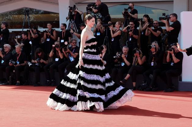 The Testament Of Ann Lee Red Carpet - The 82nd Venice International Film Festival Thomasin McKenzie attends The Testament Of Ann Lee red carpet during the 82nd Venice International Film Festival on September 01, 2025 in Venice, Italy  Copyright: xKazukoxWakayamax