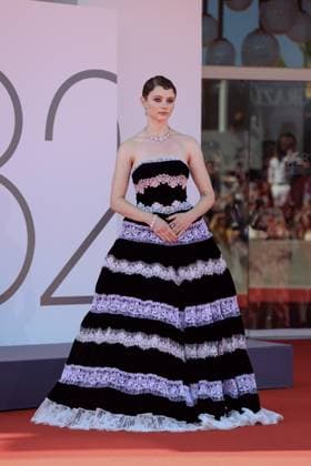 The Testament Of Ann Lee Red Carpet - The 82nd Venice International Film Festival Thomasin McKenzie attends The Testament Of Ann Lee red carpet during the 82nd Venice International Film Festival on September 01, 2025 in Venice, Italy  Copyright: xKazukoxWakayamax