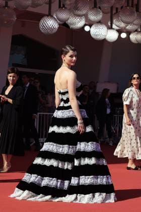 The Testament Of Ann Lee Red Carpet - The 82nd Venice International Film Festival Thomasin McKenzie attends The Testament Of Ann Lee red carpet during the 82nd Venice International Film Festival on September 01, 2025 in Venice, Italy  Copyright: xKazukoxWakayamax