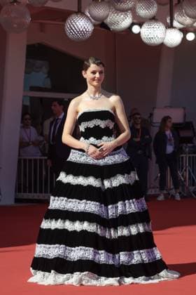 The Testament Of Ann Lee Red Carpet - The 82nd Venice International Film Festival Thomasin McKenzie attends The Testament Of Ann Lee red carpet during the 82nd Venice International Film Festival on September 01, 2025 in Venice, Italy  Copyright: xKazukoxWakayamax