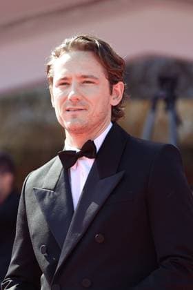 The Testament Of Ann Lee Red Carpet - The 82nd Venice International Film Festival Lewis Pullman attends The Testament Of Ann Lee red carpet during the 82nd Venice International Film Festival on September 01, 2025 in Venice, Italy  Copyright: xKazukoxWakayamax