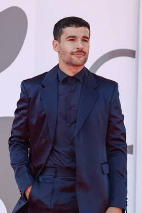 The Testament Of Ann Lee Red Carpet - The 82nd Venice International Film Festival Christopher Abbott attends The Testament Of Ann Lee red carpet during the 82nd Venice International Film Festival on September 01, 2025 in Venice, Italy  Copyright: xKazukoxWakayamax