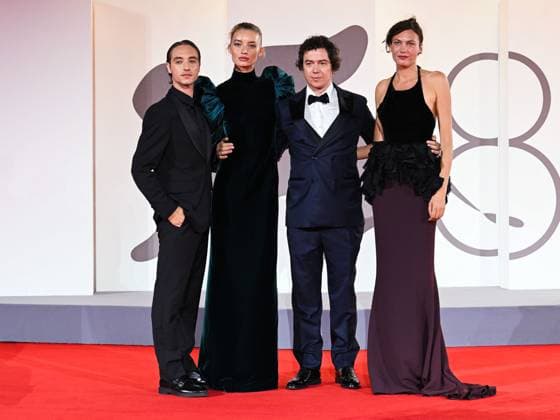 Venice, 82nd Venice International Film Festival 2025 - evening 6, red carpet of the film Orfeo In the photo: Luca Vergoni, Virgilio Villoresi, Giulia Maenza and Aomi Muyock  Copyright: xManuelexMangiarottix xipa-agency.netx xPoolxPhotoxEventsx06x IPA_Agency_IPA63891085