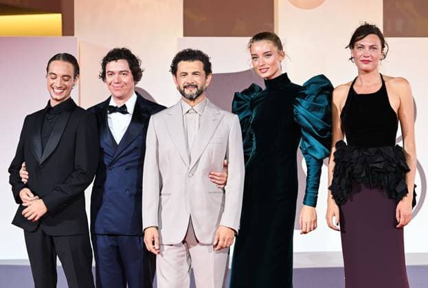 Venice, 82nd Venice International Film Festival 2025 - evening 6, red carpet of the film Orfeo In the photo: Luca Vergoni, Virgilio Villoresi, Vinicio Marchioni, Giulia Maenza and Aomi Muyock  Copyright: xManuelexMangiarottix xipa-agency.netx xPoolxPhotoxEventsx06x IPA_Agency_IPA63891091