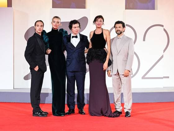 Venice, 82nd Venice International Film Festival 2025 - evening 6, red carpet of the film Orfeo In the photo: Luca Vergoni, Virgilio Villoresi, Vinicio Marchioni, Giulia Maenza and Aomi Muyock  Copyright: xManuelexMangiarottix xipa-agency.netx xPoolxPhotoxEventsx06x IPA_Agency_IPA63891097