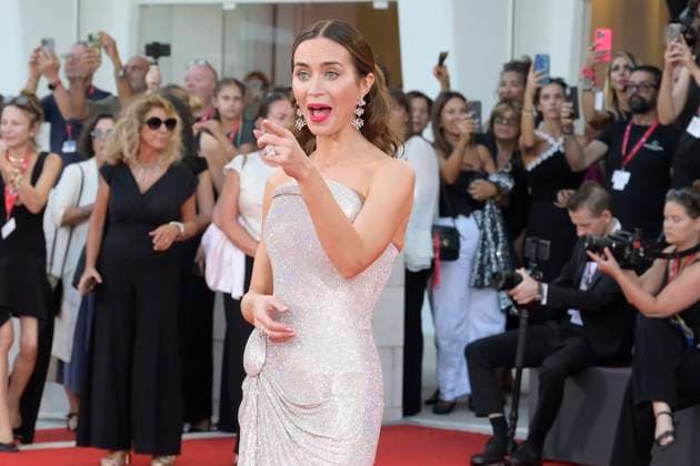The Smashing machine red carpet in Italy - 01 Sept 2025 Emily Blunt attends the red carpet of the film The smashing machine at 82 Venice Film Festival at Palazzo del cinema. Venice Lido Italy Copyright: xMarioxCartellix xSOPAxImagesx _DSC5088