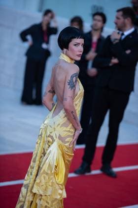 The Smashing Machine red carpet during the 82nd Venice International Film Festival - 01 Sept 2025 Halsey attends The Smashing Machine red carpet during the 82nd Venice International Film Festival. Venice Italy Copyright: xLoredanaxSangiulianox xSOPAxImagesx LSangiuliano-2787