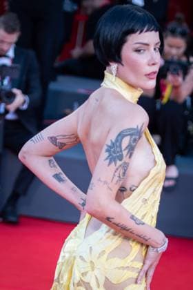 The Smashing Machine red carpet during the 82nd Venice International Film Festival - 01 Sept 2025 Halsey attends The Smashing Machine red carpet during the 82nd Venice International Film Festival. Venice Italy Copyright: xLoredanaxSangiulianox xSOPAxImagesx LSangiuliano-2801