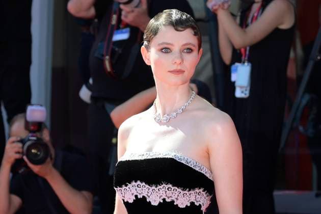 The testament of Ann Lee red carpet in Venice Lido - 01 Sept 2025 Thomasin McKenzie attends the red carpet of film The testament of Ann Lee at 82 Venice Film Festival at Palazzo del cinema. Venice Lido Italy Copyright: xMarioxCartellix xSOPAxImagesx _DSC0460(2)