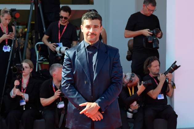 The testament of Ann Lee red carpet in Venice Lido - 01 Sept 2025 Chistopher Abbott attends the red carpet of film The testament of Ann Lee at 82 Venice Film Festival at Palazzo del cinema. Venice Lido Italy Copyright: xMarioxCartellix xSOPAxImagesx _DSC0611