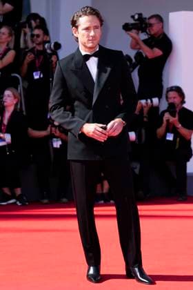 The Testament Of Ann Lee Red Carpet - The 82nd Venice International Film Festival - 01 Sep 2025 Lewis Pullman attends The Testament Of Ann Lee red carpet during the 82nd Venice International Film Festival. Venice Italy Copyright: xDanielexCifalax xSOPAxImagesx _CIF6998