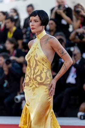 The Smashing Machine red carpet at Venice Film Festival VENICE, ITALY - SEPTEMBER 01: Halsey at The Smashing Machine red carpet during the 82nd Venice International Film Festival on September 01, 2025 in Venice, Italy. CAP KA Kristina Afanasyeva Venice ITALY Copyright: xKristinaxAfanasyeva CapitalxPicturesx