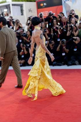 The Smashing Machine red carpet at Venice Film Festival VENICE, ITALY - SEPTEMBER 01: Halsey at The Smashing Machine red carpet during the 82nd Venice International Film Festival on September 01, 2025 in Venice, Italy. CAP KA Kristina Afanasyeva Venice ITALY Copyright: xKristinaxAfanasyeva CapitalxPicturesx